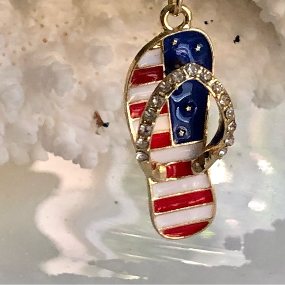 NIP! 🇺🇸Red White Blue Stripe American Flag FLIP FLOP Earrings - Picture 2 of 5